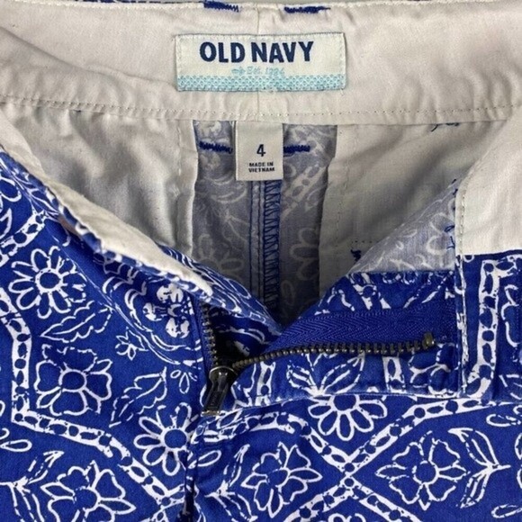 Old Navy Shorts Womens Size 4 Blue Floral Design Pockets Casual - Picture 3 of 6